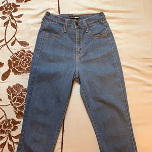 Ella Skinny Jeans Fashion Nova MEDIUM wash!